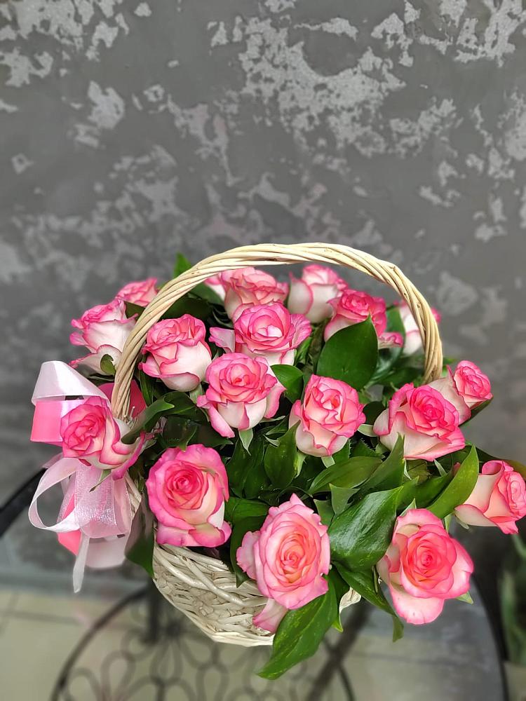 Цветочная композиция из Розы в корзине в Кохме
