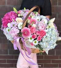 Композиция солнечный день в Кохме Цветочная композиция из Розы, Хризантемы, Пионы и Лизиантусы в корзине в Кохме