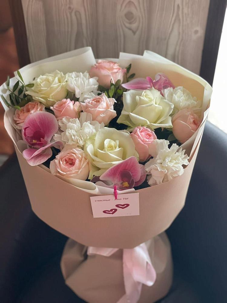 Букет цветов из: Орхидеи, Розы и Гвоздики в Кохме