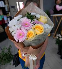 Букет цветов из:  Герберы, Розы и Хризантемы в Кохме