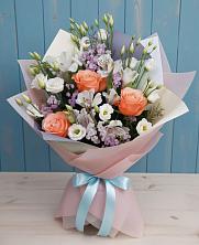 Букет цветов из:  Лизиантусы, Розы, Альстромерии и Гипсофила в Кохме