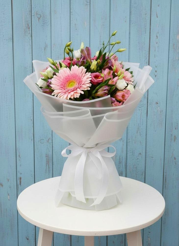 Букет цветов из: Герберы, Альстромерии и Лизиантусы в Кохме