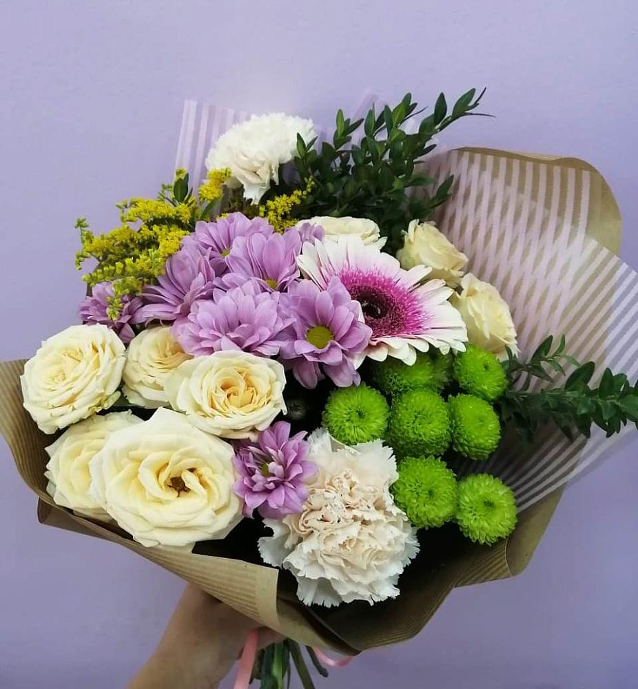 Букет цветов из: Хризантемы, Розы, Гвоздики и Герберы в Кохме