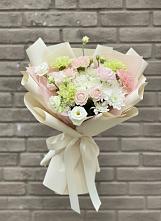 Букет цветов из:  Гвоздики, Розы, Лизиантусы и Хризантемы в Кохме