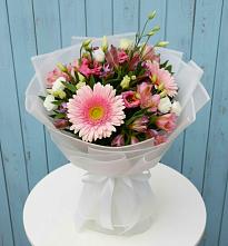 Букет цветов из:  Герберы, Альстромерии и Лизиантусы в Кохме