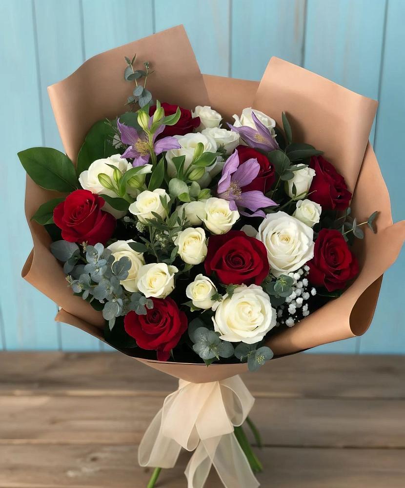 Букет цветов из: Розы и Альстромерии в Кохме