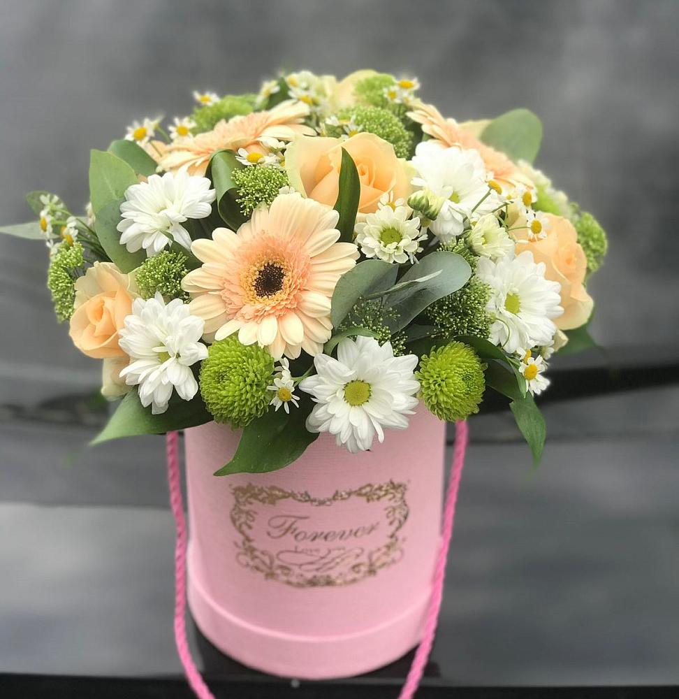 Цветочная композиция из Розы, Герберы и Хризантемы в шляпной коробке в Кохме