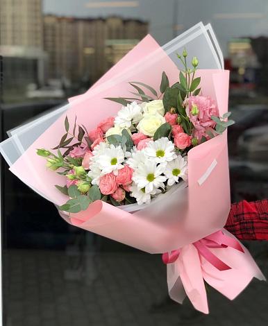 Букет цветов из: Розы, Лизиантусы и Хризантемы в Кохме