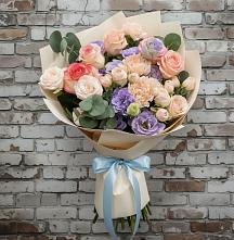 Букет цветов из:  Розы, Лизиантусы и Гвоздики в Кохме